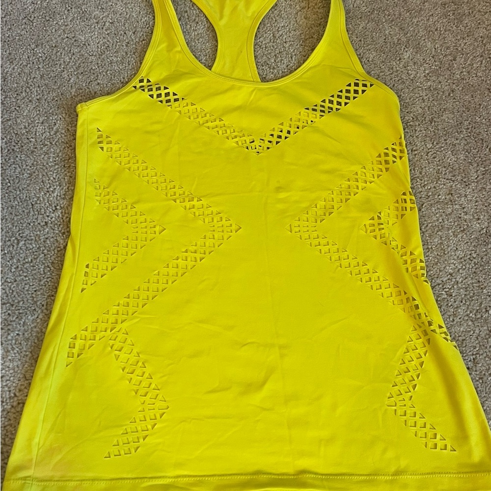 Lorna Jane Women’s workout top size Small.